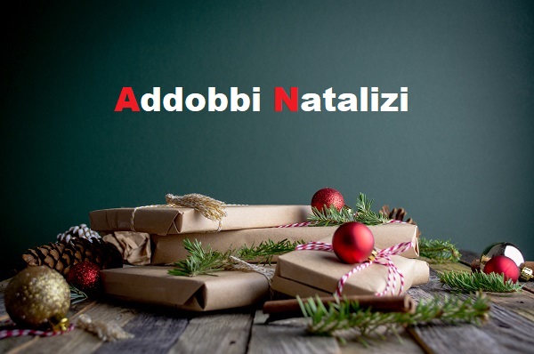 Addobbi Natalizi 2021 Ci siamo quasi, la festa più importante dell’anno è alle porte. Quali saranno le prossime tendenze in fatto di addobbi e decorazioni per il Natale? Quali le atmosfere più innovative? Gli accessori più cool? Scopriamolo insieme! Il Natale è per definizione, da sempre, il momento perfetto per celebrare ciò che conta di più: gli affetti, la famiglia, la casa. Ma forse, questo Natale è portatore di un significato ancora più speciale.